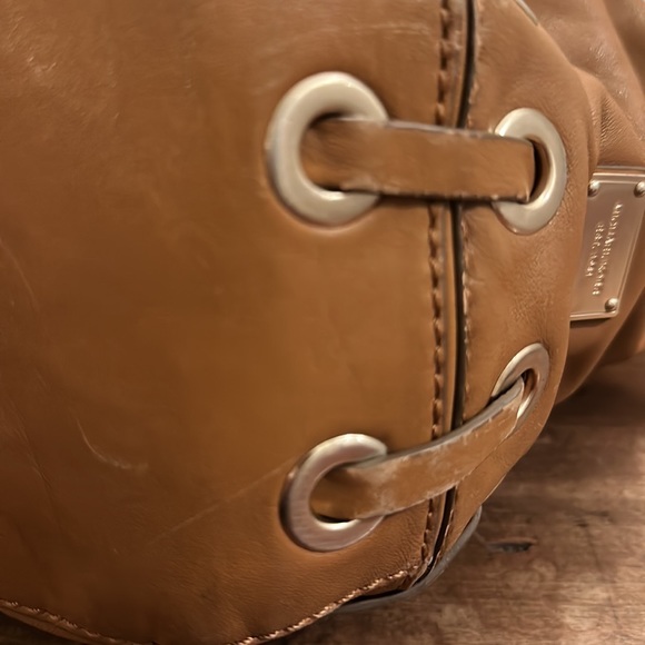 Michael Kors ⚜️ Camel Cored Hobo Bag with tassels and gold accents!! - Picture 10 of 16